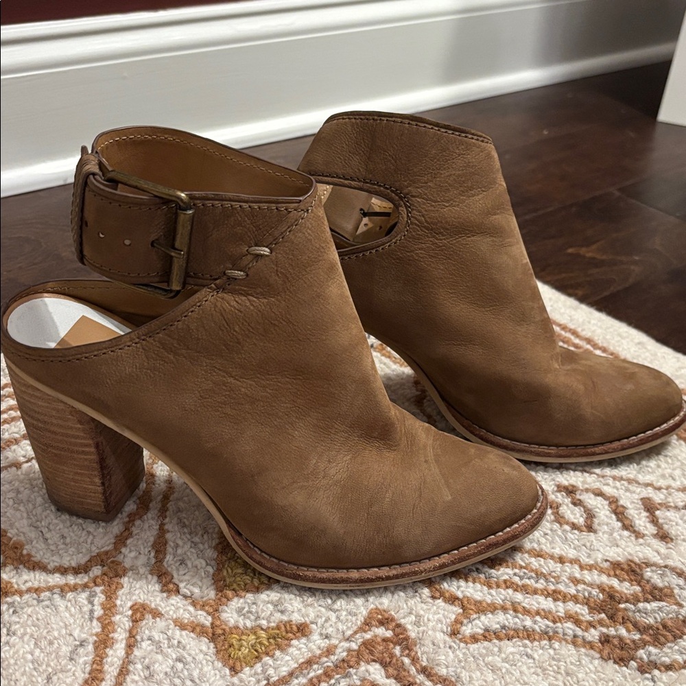 🤎 DOLCE VITA Jacklyn Bootie in Camel